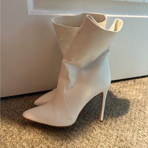 Elegant White Stiletto Boots